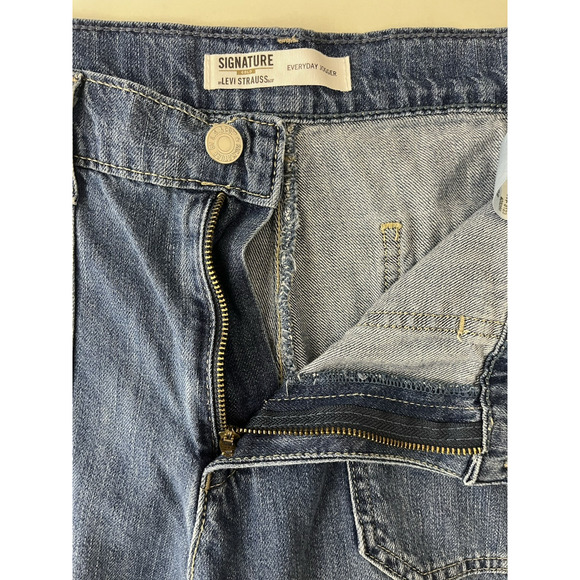 Levis Signature Gold Everyday Jogger Jeans Size 6 Medium Wash Blue - Picture 9 of 12